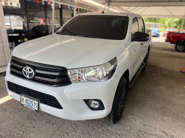 TOYOTA HILUX AÑO 2026