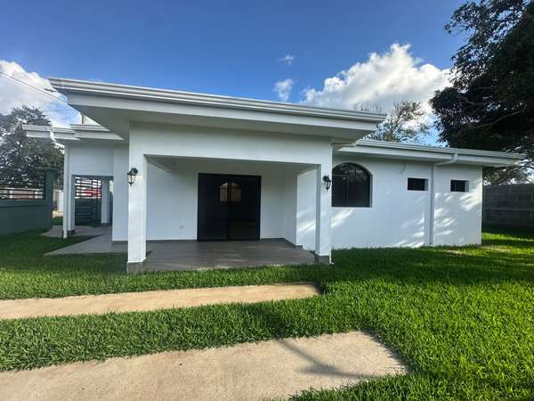 AG. SE VENDE CASA EN DIRIAMBA VILLAS DE SAN SEBASTIAN