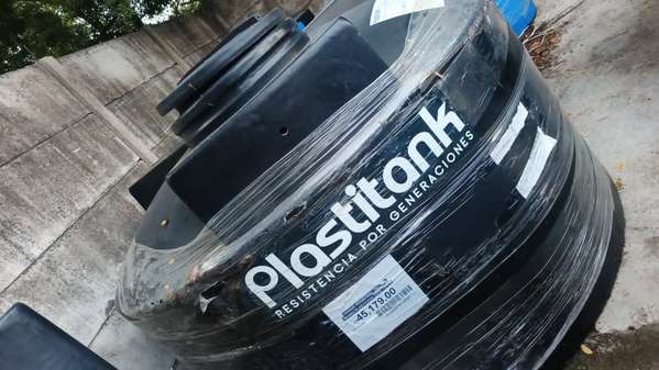 Tanque de agua 5000 litros capacidad para 25 personas