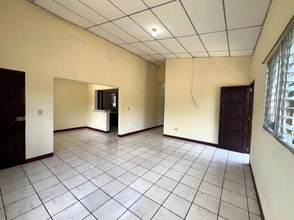 FP/HM CASA EN VENTA EN Altos de Veracruz, León | US$$90,000