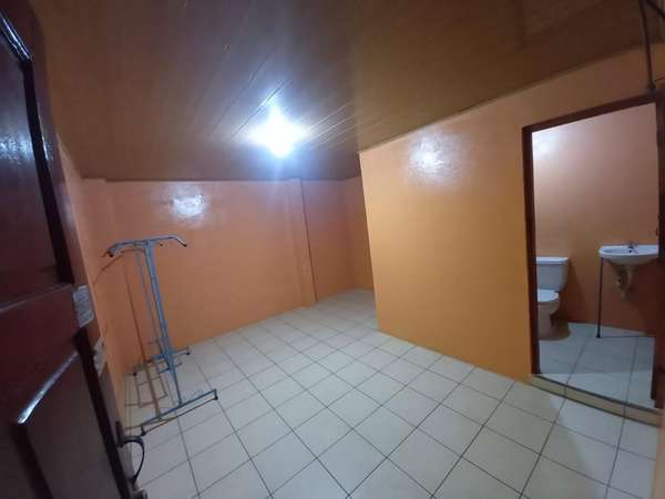 Se alquila habitación en Residencial Rubenia.