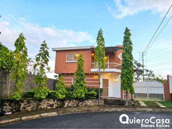 Hermosa residencia en venta en Carretera Masaya