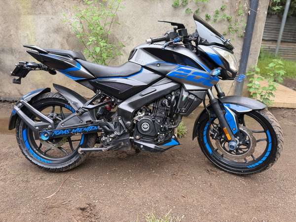 Pulsar ns200 año 2023