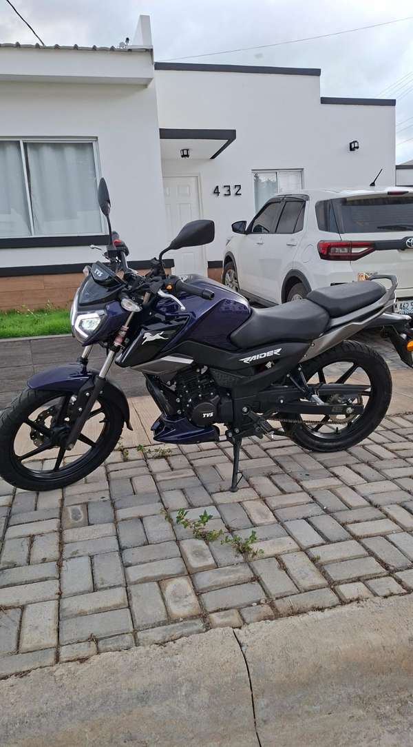 VENDO TVS RAIDER 125 NEGOCIABLE