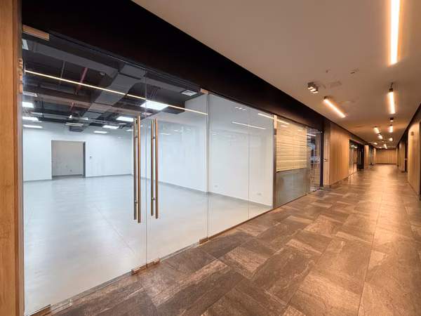 Office in remodeling at Dorado City Center - Customizable and ready for your business