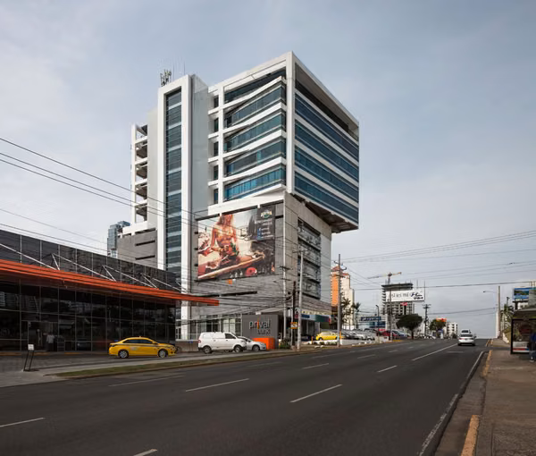 Se venden Oficinas en Calle 50 - PH Morica
