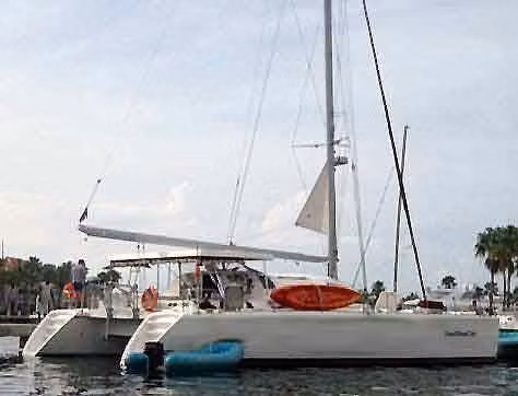 DIVIERTASE IN GREAT WITH THEIR OWN YACHT, FOR STROLLS OR FISHES