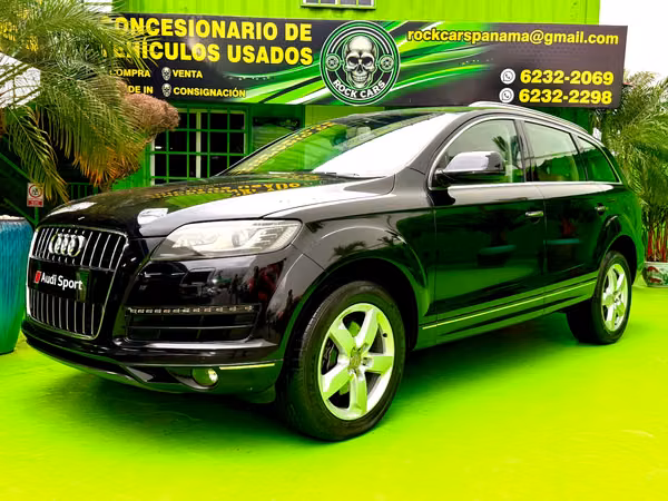 2011 Audi Q7 AWD, absolutely like new—still has that new-car smell. An excellent offer; looking elsewhere is a waste of