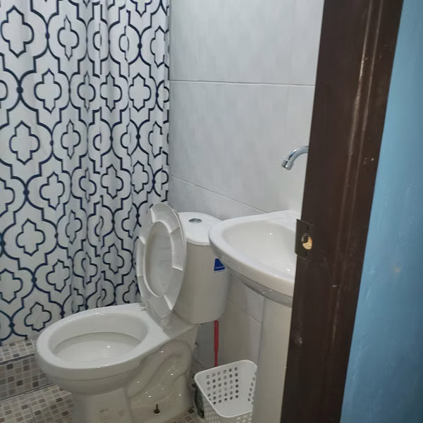 Cuarto Céntrico Iglesia del Carmen baño privado PAGO QUINCENAL