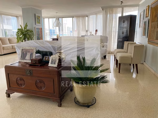Se vende apartamento en la Cresta, PH El Cenit