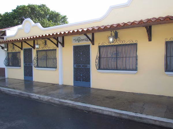Antón - Turnkey B&B or hostel in a historical town!
