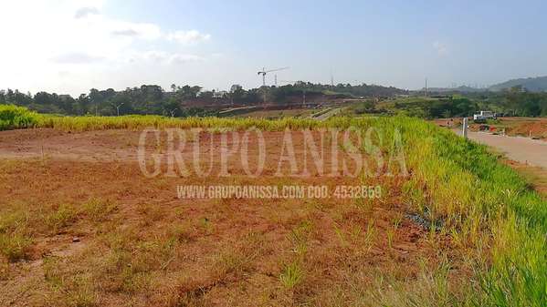 Oportunidad! Se Vende Terreno en ESQUINA -Green Valley Panama Norte