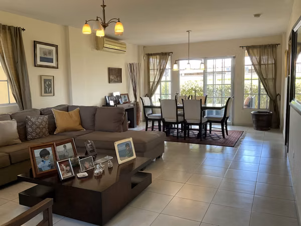 Sale of beautiful house located in the private residential Castel Novo