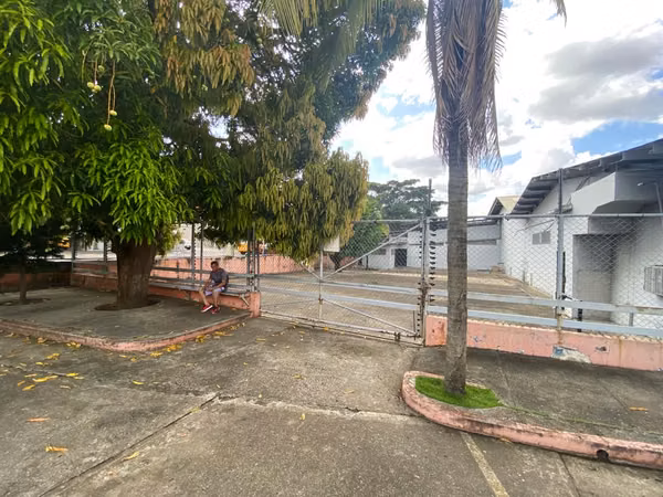 FIELD WITH GALERA IN JUAN DIAZ AV. JOSÉ AGUSTIN ARANGO