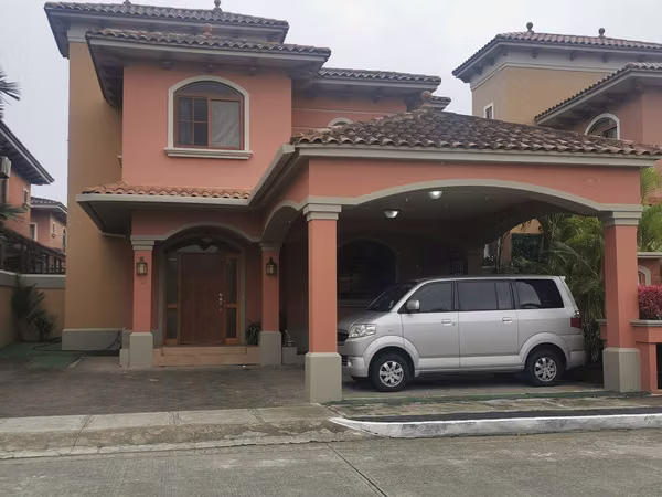 SUPER GANGA CASA AAA 5R5.5B2P AMPLIO LUJOSO EN CIUDAD RADIAL COSTA SUR 470000