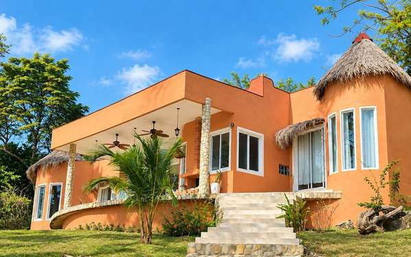 House for sale in Isla Saboga, land of 2,000m2 and construction 260m2