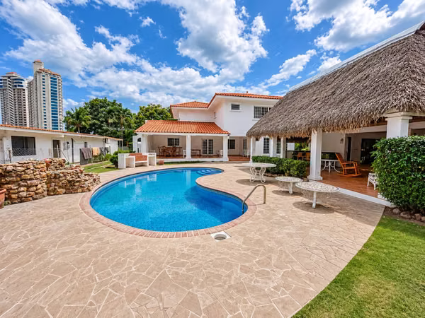 For rent per night beach house at Coronado Comunity