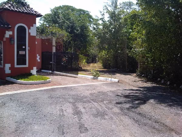 3.5 héctareas ubicadas entre las Urbanizaciones El Carmen y Hacienda