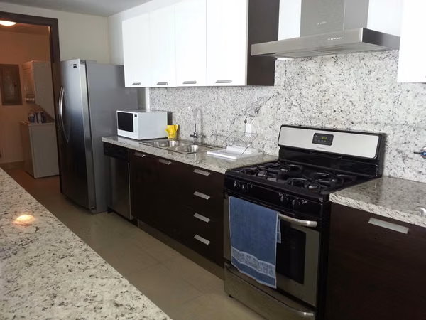 SELLING APARTMENT IN PH OCEANAIRE