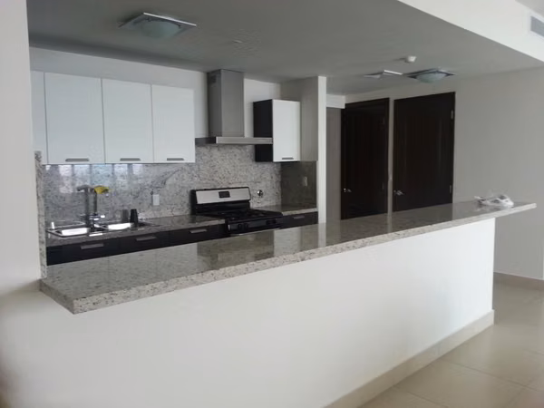 SELLING APARTMENT IN PH OCEANAIRE
