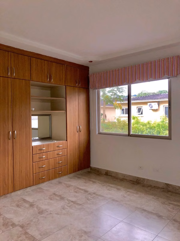 CASA EN VENTA EN CLAYTON - EMBASSY GARDEN