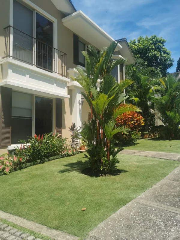 CASA EN VENTA EN CLAYTON - EMBASSY GARDEN