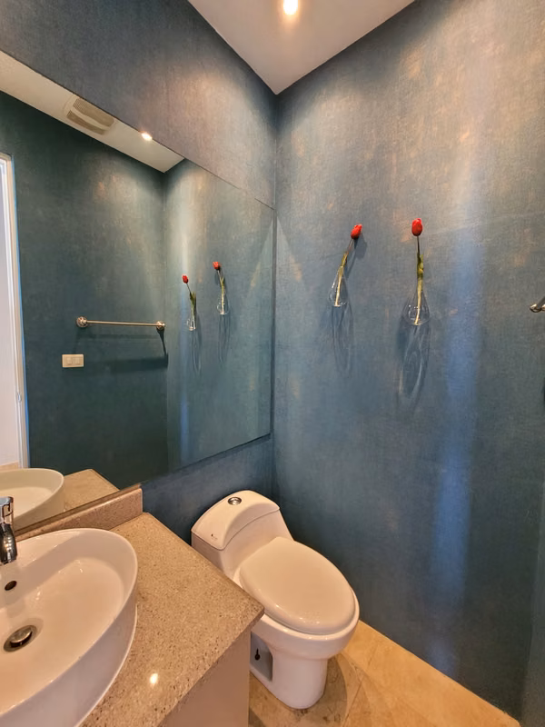 PEARL duplex 4 bedrooms $795,000