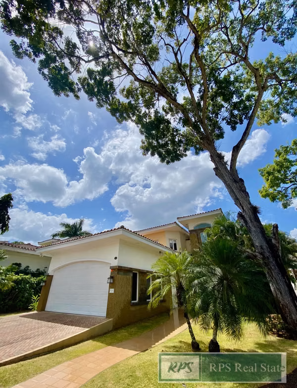 House in Tucan Country Golf Club - VENTA