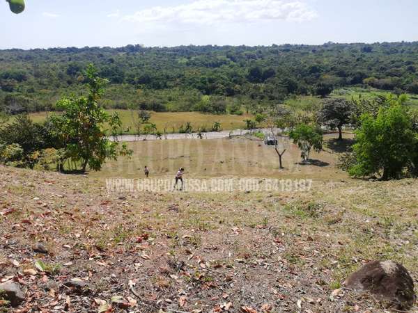 Opportunity! Plot sold in Santa Lucia Via to the Valley of Antón