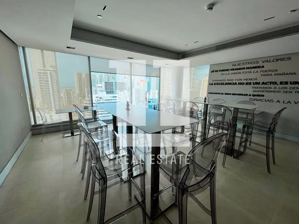 Se vende Oficinas en calle 50, Torre BMW