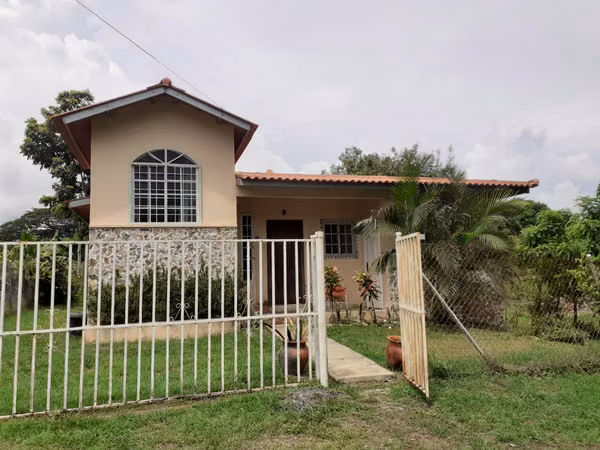 Venta de casa en Las Tablas, Vía el Carate