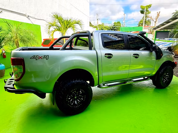 FORD RANGER XLT 2014 4X4 TURBO DIESEL SUPER OFFER READY FOR ANY TERRAIN.