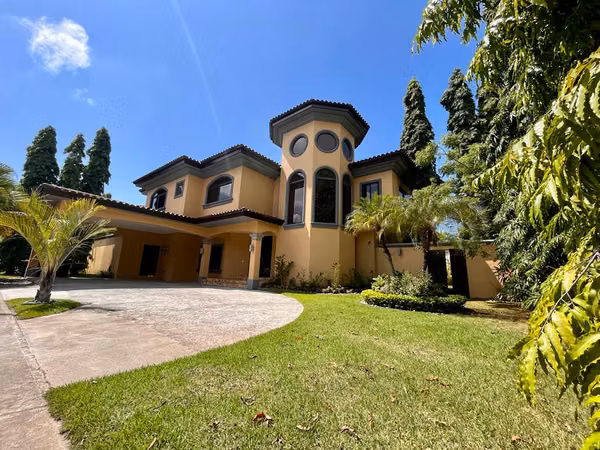 Se vende casa en Costa del Este, La Antigua