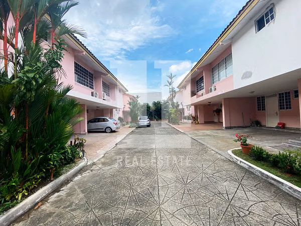 Se vende casa tipo Duplex en los Angeles