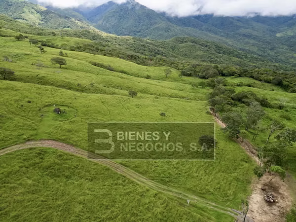 Beautiful land in Chiriqui, Boquete, 297.32 acres in Jaramillo Center