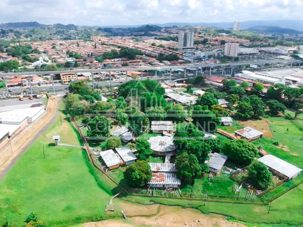 Se Vende Terreno en Avenida Domingo Díaz, Villa Lucre
