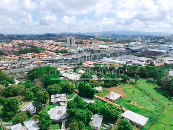 Se Vende Terreno en Avenida Domingo Díaz, Villa Lucre