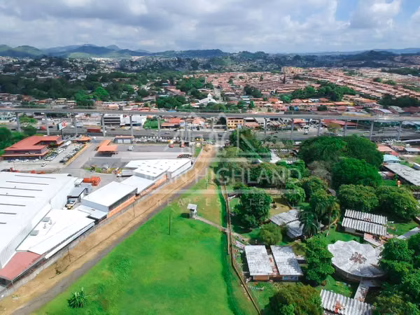 Se Vende Terreno en Avenida Domingo Díaz, Villa Lucre