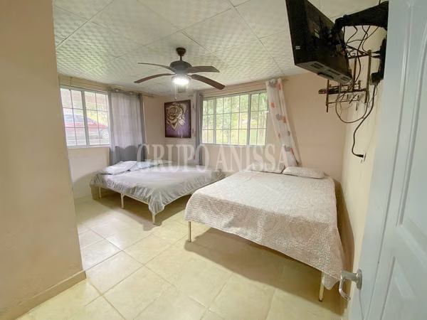 Oportunidad! Se Vende Casa en Altos de Cerro Azul