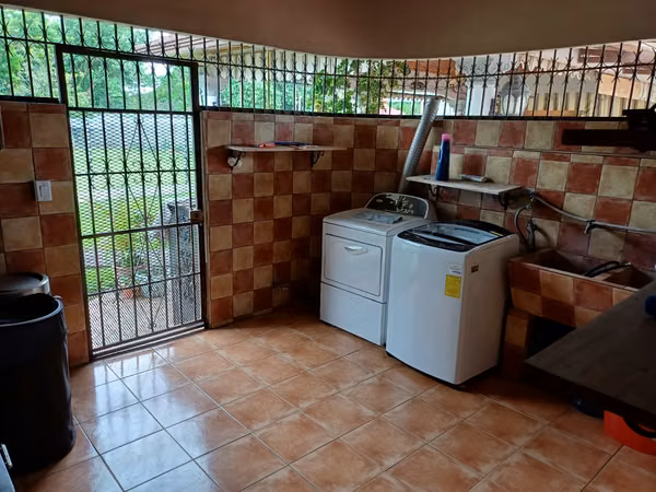 Venta de lujosa casa en David - Chiriqui