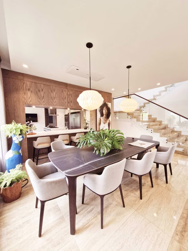 THE WOODS LAKE VIEW 4 Bedrooms US$1,303,000