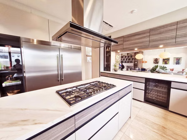 THE WOODS LAKE VIEW 4 Bedrooms US$1,303,000