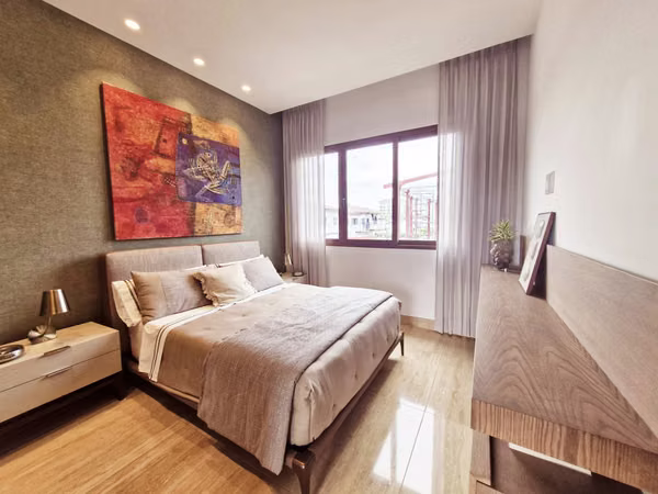 THE WOODS LAKE VIEW 4 Bedrooms US$1,303,000