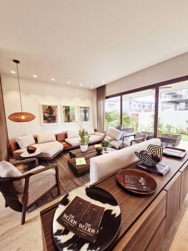 THE WOODS LAKE VIEW 4 Bedrooms US$1,303,000