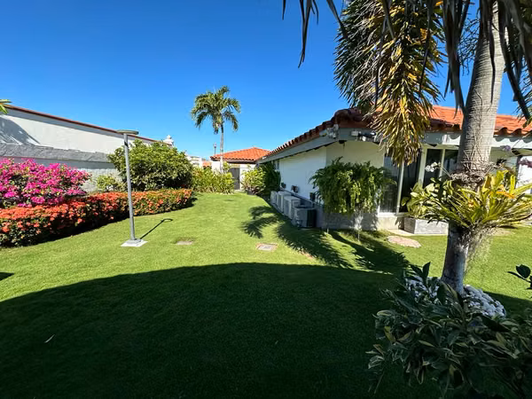 SELLS BEACH HOUSE WITH POOL AND BOHIO IN VISTAMAR SAN CARLOS