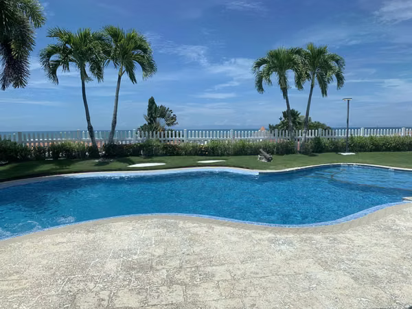 SELLS BEACH HOUSE WITH POOL AND BOHIO IN VISTAMAR SAN CARLOS