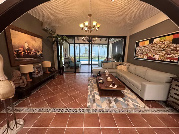 SELLS BEACH HOUSE WITH POOL AND BOHIO IN VISTAMAR SAN CARLOS