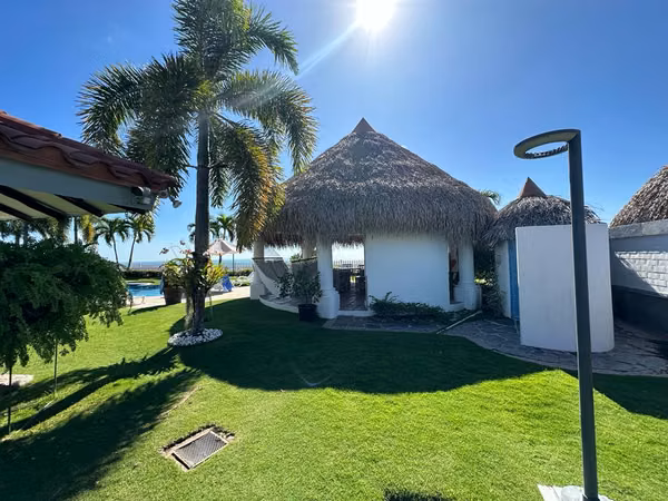 SELLS BEACH HOUSE WITH POOL AND BOHIO IN VISTAMAR SAN CARLOS