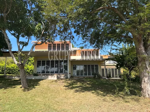 Oportunidad! Se Vende bella Casa de Playa 3 en 1  Frente al Mar en Gorgona!