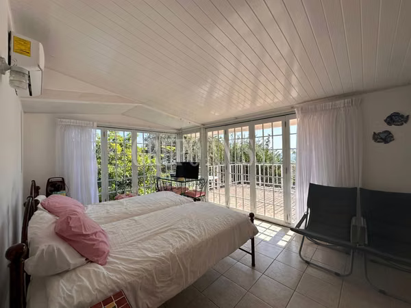 Oportunidad! Se Vende bella Casa de Playa 3 en 1  Frente al Mar en Gorgona!